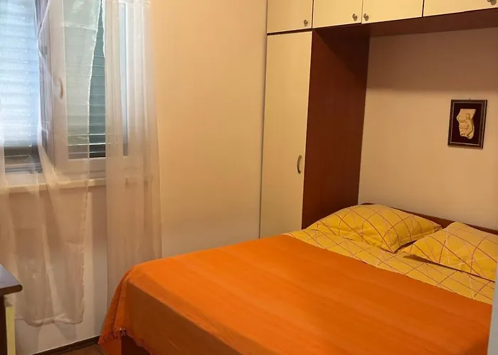 Grbesa * 特罗吉尔