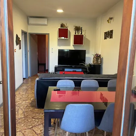 Grbesa Διαμέρισμα Τρογκίρ